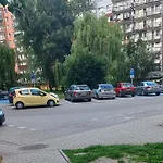 Juki, Mieszkanie Obok Katowice Wynajem Na Doby, Krotkoterminowy, 2 Balkon, 50m2,- Po Kapitalnym Remoncie 2-ga Sypialnia Jest Czescia Salonu Blisko Centrum Leczenia Oparzen 2,5 Km