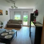 Juki, Mieszkanie Obok Katowice Wynajem Na Doby, Krotkoterminowy, 2 Balkon, 50m2,- Po Kapitalnym Remoncie 2-ga Sypialnia Jest Czescia Salonu Blisko Centrum Leczenia Oparzen 2,5 Km *
