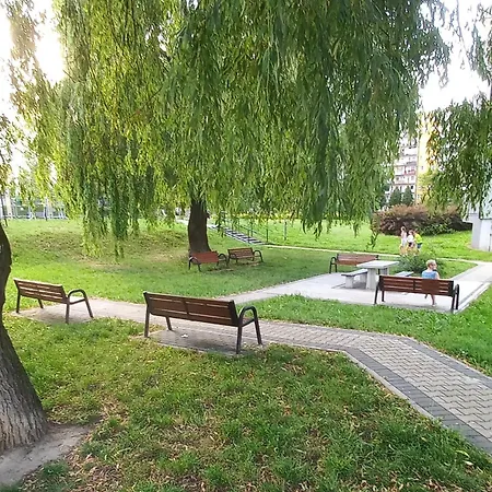 Apartment Juki, Mieszkanie Obok Katowice Wynajem Na Doby, Krotkoterminowy, 2 Balkon, 50m2,- Po Kapitalnym Remoncie 2-ga Sypialnia Jest Czescia Salonu Blisko Centrum Leczenia Oparzen 2,5 Km Siemianowice Slaskie