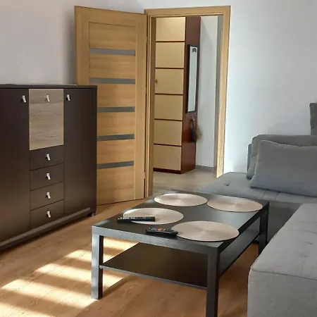 Appartement Juki, Mieszkanie Obok Katowice Wynajem Na Doby, Krotkoterminowy, 2 Balkon, 50m2,- Po Kapitalnym Remoncie 2-ga Sypialnia Jest Czescia Salonu Blisko Centrum Leczenia Oparzen 2,5 Km Siemianowice Śląskie