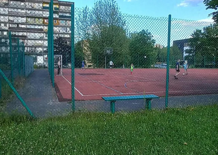 Apartmán Juki, Mieszkanie Obok Katowice Wynajem Na Doby, Krotkoterminowy, 2 Balkon, 50m2,- Po Kapitalnym Remoncie 2-ga Sypialnia Jest Czescia Salonu Blisko Centrum Leczenia Oparzen 2,5 Km *